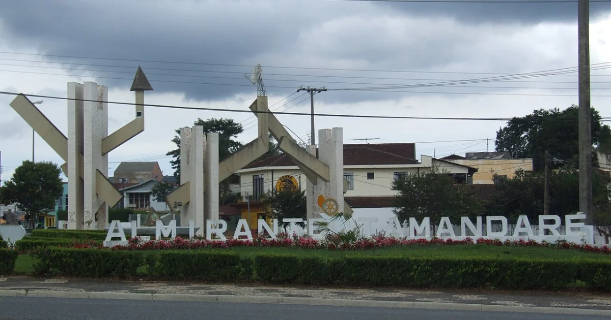 Marketing digital em Almirante Tamandaré: como ganhar espaço dentro de uma região metropolitana competitiva