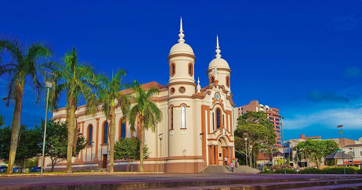 Marketing digital em Arapongas: estratégia para negócios que atendem a cidade e a região