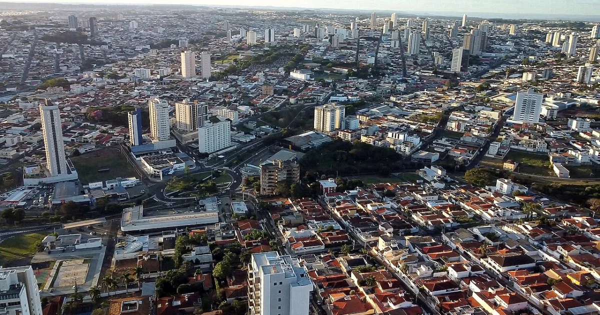 Marketing digital em Franca: como negócios regionais podem competir por relevância