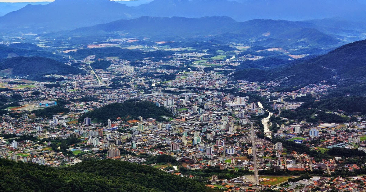 Marketing digital em Jaraguá do Sul: estratégia para indústria, serviços B2B e negócios locais