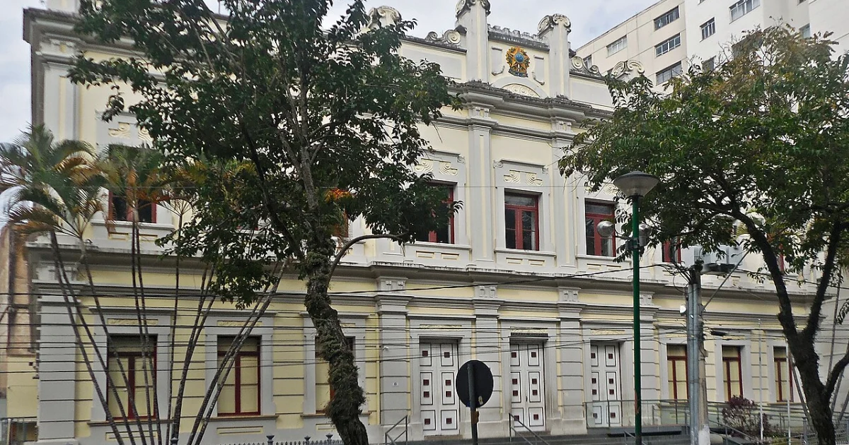 Empresas de Juiz de Fora: como reduzir a distância entre pesquisa, credibilidade e contato